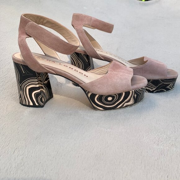 Sacha London Genuine Suede Platform Heel Sandals Sz 7.5 - Picture 5 of 16
